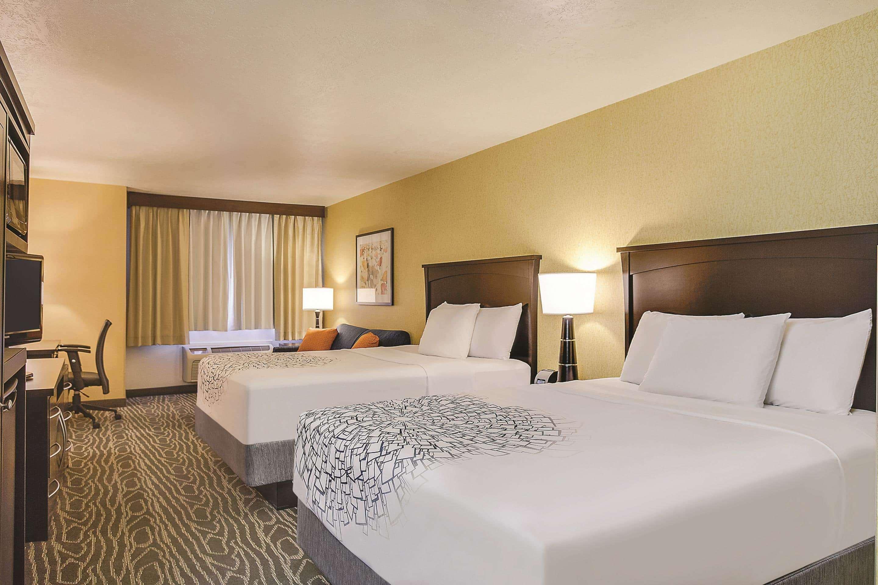 Hotel La Quinta By Wyndham Logan Extérieur photo
