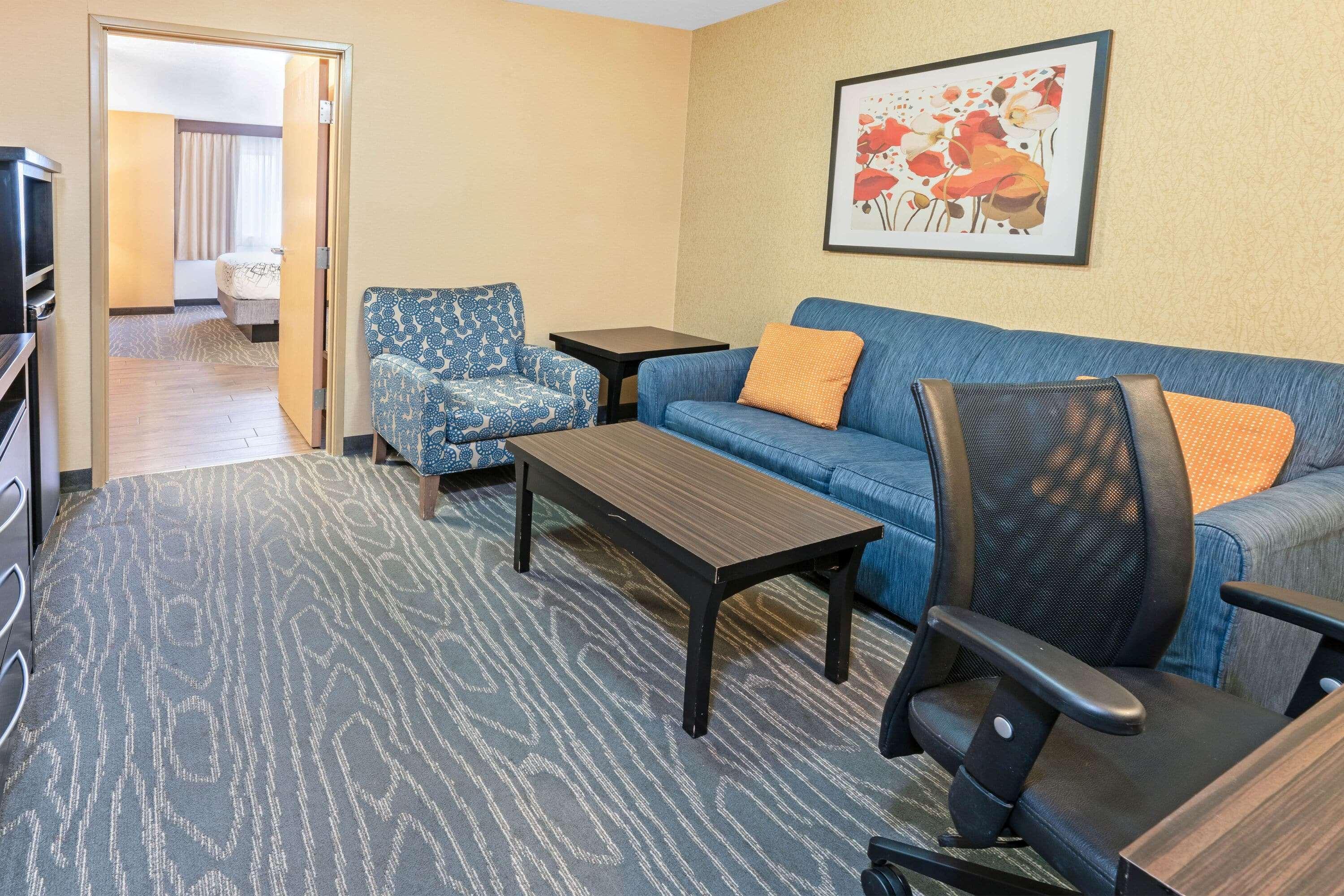 Hotel La Quinta By Wyndham Logan Extérieur photo