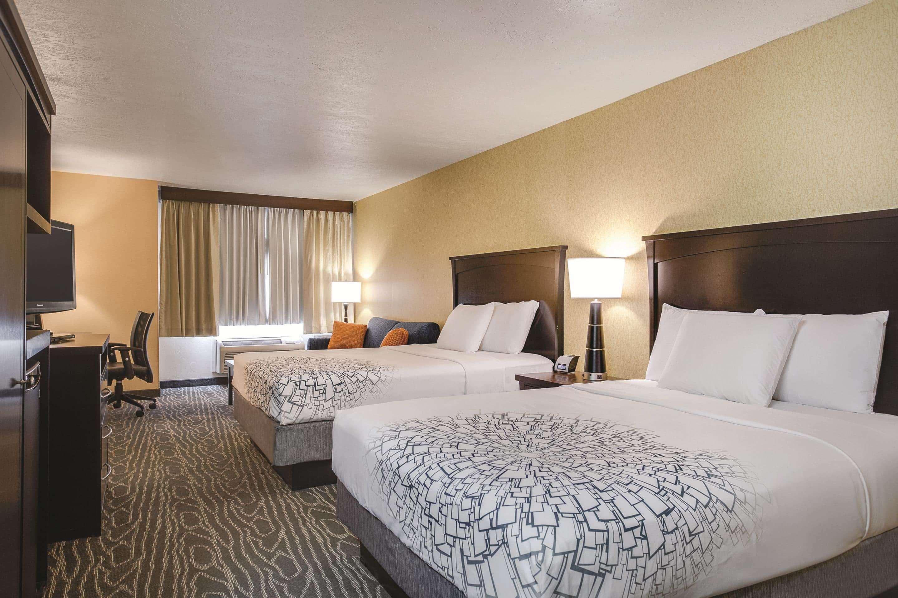 Hotel La Quinta By Wyndham Logan Extérieur photo