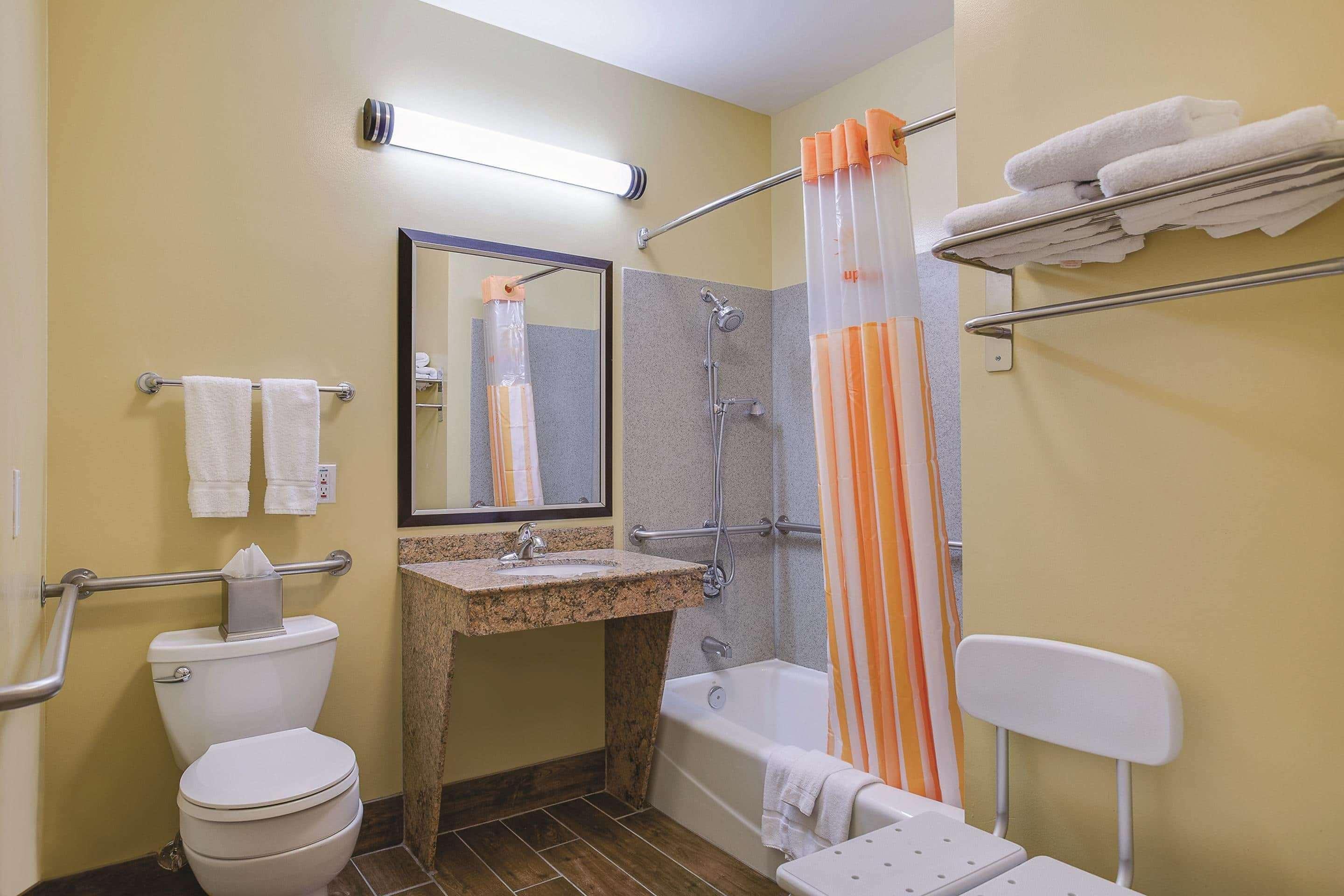 Hotel La Quinta By Wyndham Logan Extérieur photo