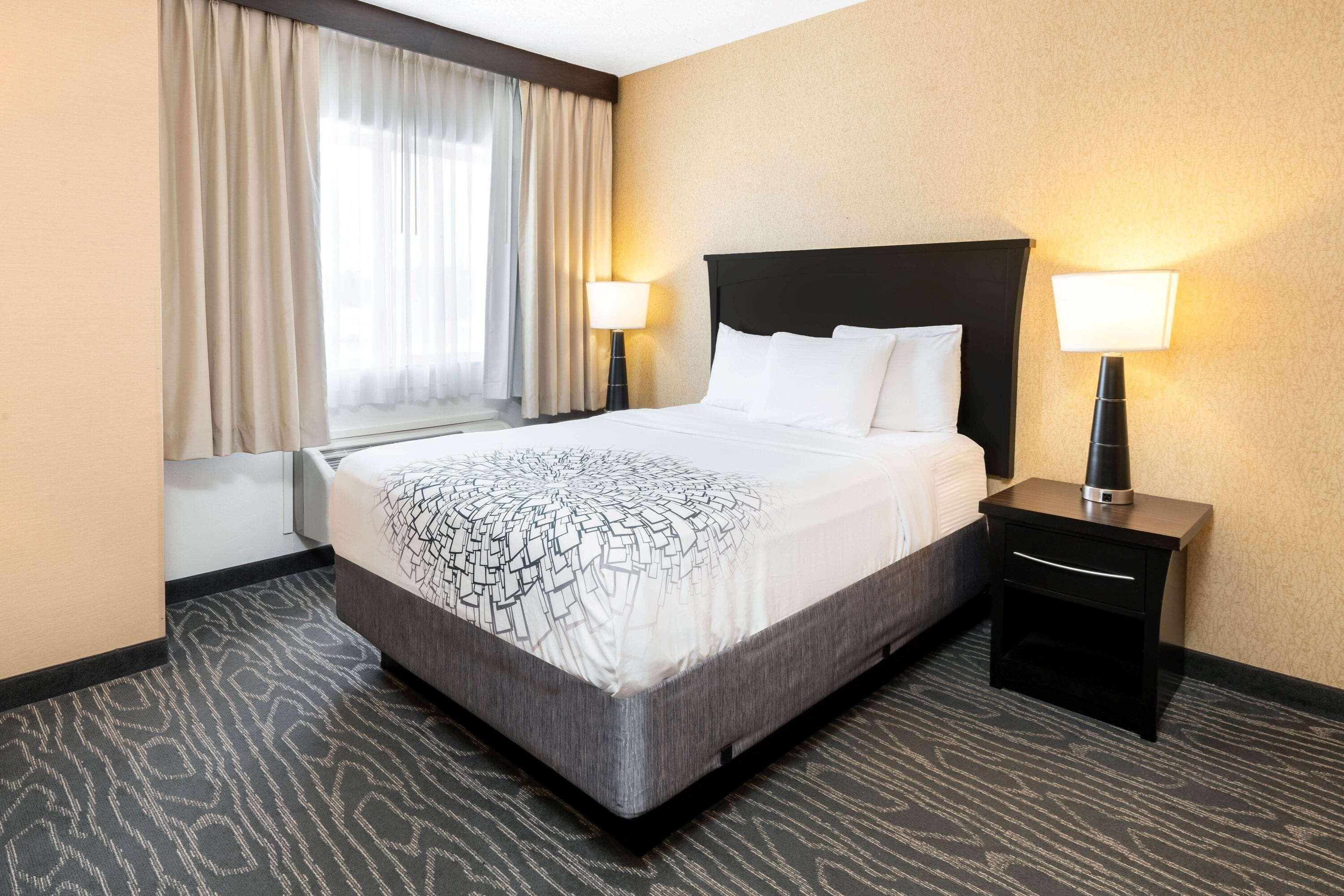 Hotel La Quinta By Wyndham Logan Extérieur photo