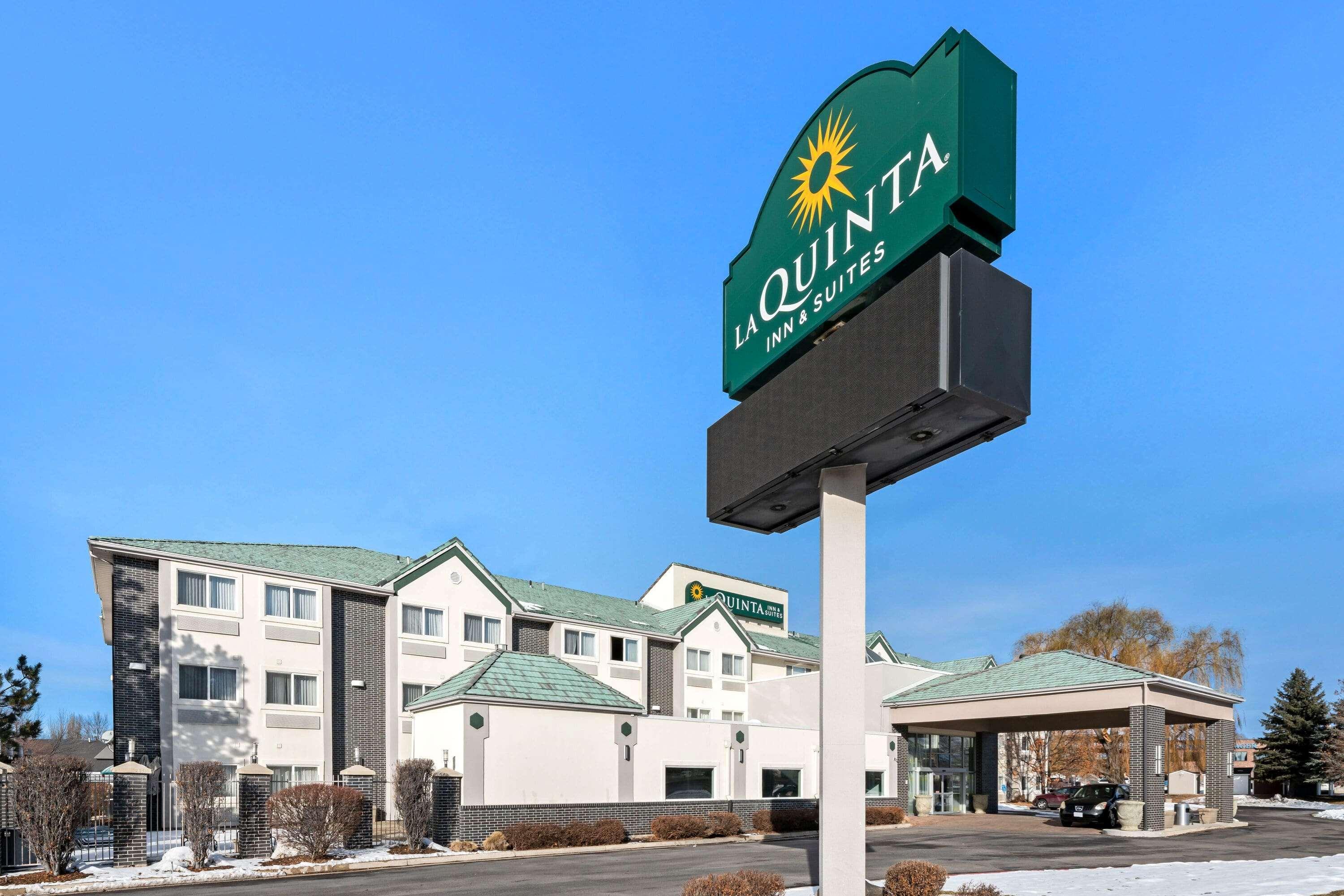 Hotel La Quinta By Wyndham Logan Extérieur photo