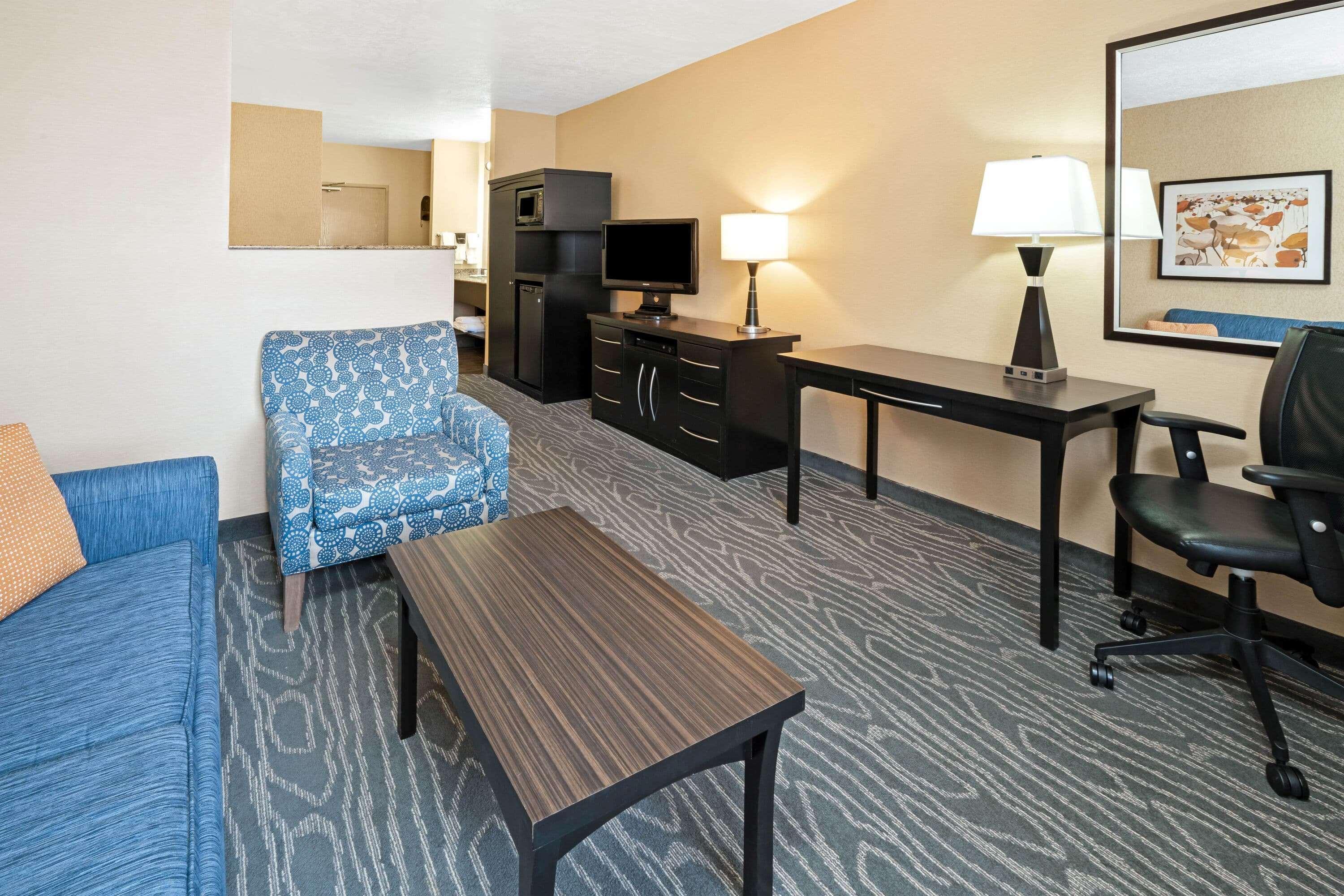 Hotel La Quinta By Wyndham Logan Extérieur photo